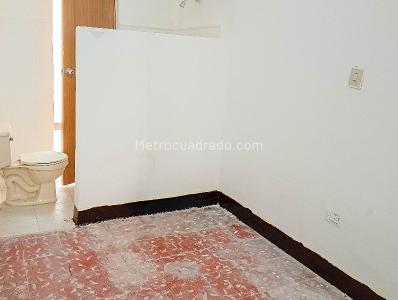 Casa de 4 alcobas en arriendo en America Niza, Medellín, 210 m² · foto 16 de 20