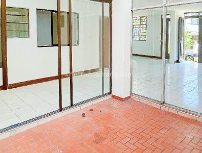 Casa de 4 alcobas en arriendo en America Niza, Medellín, 210 m² · foto 17 de 20