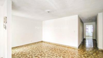 Apartamento de 2 alcobas en arriendo en Conquistadores, Medellín, 60 m² · foto 2 de 16