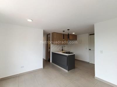 Apartamento de 3 alcobas en arriendo en Sabaneta, Sabaneta, 51 m² · foto 2 de 14