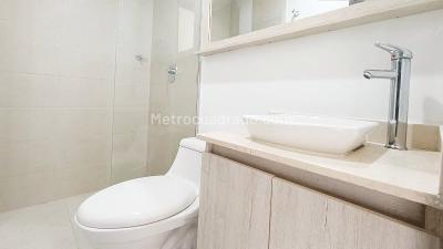 Apartamento de 2 alcobas en arriendo en El Velodromo, Medellín, 75 m² · foto 12 de 16