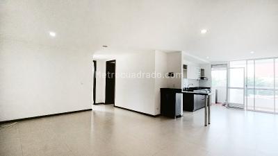 Apartamento de 2 alcobas en arriendo en El Velodromo, Medellín, 75 m² · foto 3 de 16