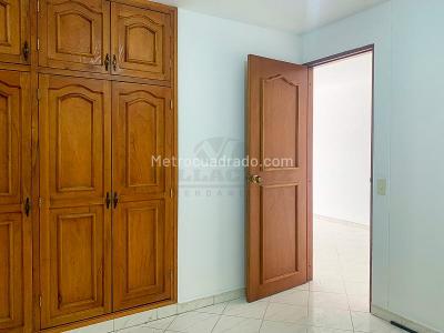 Apartamento de 3 alcobas en arriendo en La America, Medellín, 70 m² · foto 13 de 19