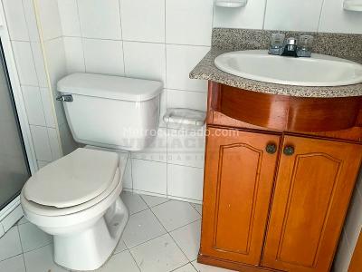 Apartamento de 3 alcobas en arriendo en La America, Medellín, 70 m² · foto 17 de 19