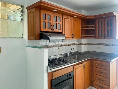Apartamento de 3 alcobas en arriendo en La America, Medellín, 70 m² · foto 7 de 19
