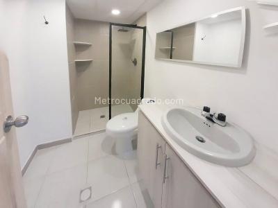 Apartamento de 2 alcobas en arriendo en Conquistadores, Medellín, 90 m² · foto 11 de 16