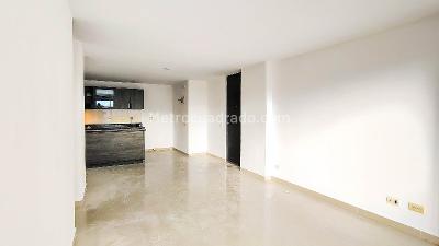 Apartamento de 3 alcobas en arriendo en Los Colores, Medellín, 57 m² · foto 2 de 15