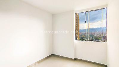 Apartamento de 3 alcobas en arriendo en Los Colores, Medellín, 57 m² · foto 5 de 15