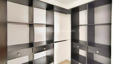 Apartamento de 3 alcobas en arriendo en Los Colores, Medellín, 57 m² · foto 10 de 15