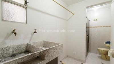 Apartamento de 3 alcobas en arriendo en San Joaquin, Medellín, 85 m² · foto 12 de 17