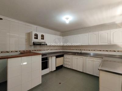 Casa de 3 alcobas en arriendo en La Palma, Medellín, 200 m² · foto 8 de 20