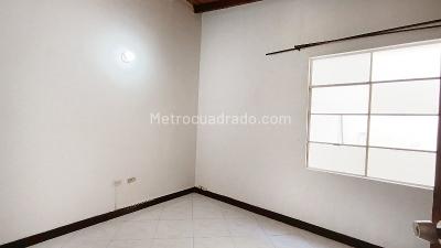 Apartamento de 3 alcobas en arriendo en El Velodromo, Medellín, 90 m² · foto 8 de 14
