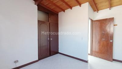 Apartamento de 3 alcobas en arriendo en El Velodromo, Medellín, 90 m² · foto 11 de 14