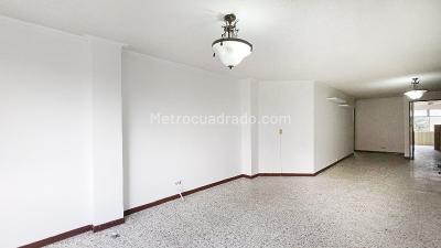 Apartamento de 2 alcobas en arriendo en La América, Medellín, 108 m² · foto 3 de 15