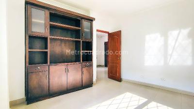 Apartamento de 2 alcobas en arriendo en La Almeria, Medellín, 50 m² · foto 6 de 13