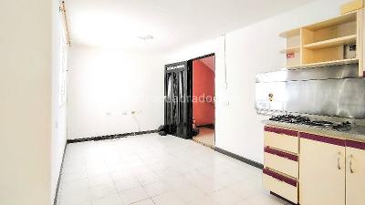Apartamento de 2 alcobas en arriendo en Veinte De Julio, Medellín, 47 m² · foto 2 de 12