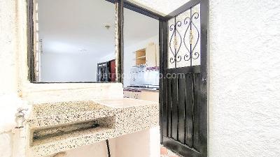 Apartamento de 2 alcobas en arriendo en Veinte De Julio, Medellín, 47 m² · foto 9 de 12