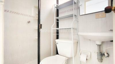 Apartamento de 2 alcobas en arriendo en Veinte De Julio, Medellín, 47 m² · foto 11 de 12