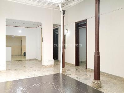 Casa de 5 alcobas en arriendo en Boston, Medellín, 280 m² · foto 7 de 20
