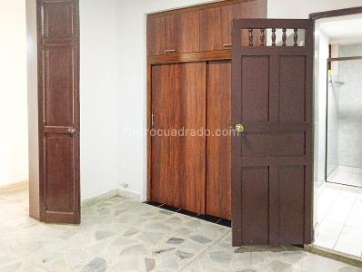 Casa de 5 alcobas en arriendo en Boston, Medellín, 280 m² · foto 15 de 20