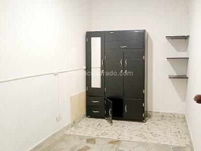 Casa de 5 alcobas en arriendo en Boston, Medellín, 280 m² · foto 3 de 20