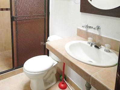 Casa de 5 alcobas en arriendo en Boston, Medellín, 280 m² · foto 6 de 20
