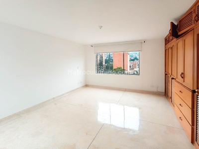 Apartamento de 4 alcobas en venta en Calasanz, Medellín, 185 m² · foto 8 de 20