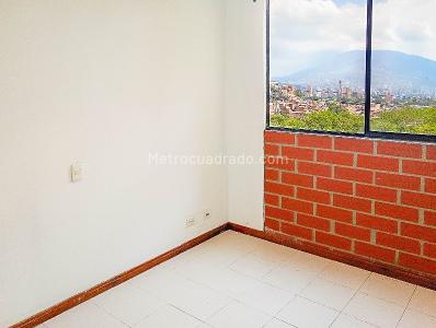 Apartamento de 3 alcobas en arriendo en La Pradera, Medellín, 77 m² · foto 10 de 16