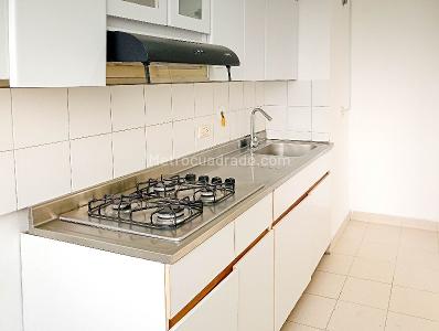 Apartamento de 3 alcobas en arriendo en La Pradera, Medellín, 77 m² · foto 3 de 16