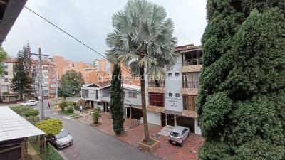 Apartamento de 3 alcobas en arriendo en Laureles, Medellín, 78 m² · foto 4 de 16