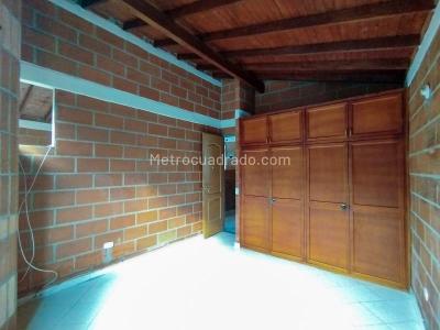 Apartamento de 2 alcobas en arriendo en La Floresta, Medellín, 45 m² · foto 12 de 18