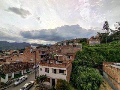 Apartamento de 2 alcobas en arriendo en La Floresta, Medellín, 45 m² · foto 16 de 18