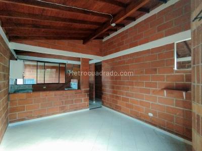 Apartamento de 2 alcobas en arriendo en La Floresta, Medellín, 45 m² · foto 2 de 18