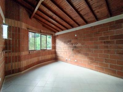 Apartamento de 2 alcobas en arriendo en La Floresta, Medellín, 45 m² · foto 3 de 18