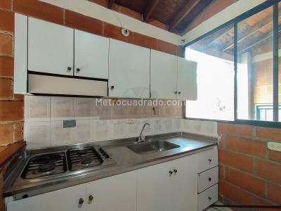 Apartamento de 2 alcobas en arriendo en La Floresta, Medellín, 45 m² · foto 7 de 18