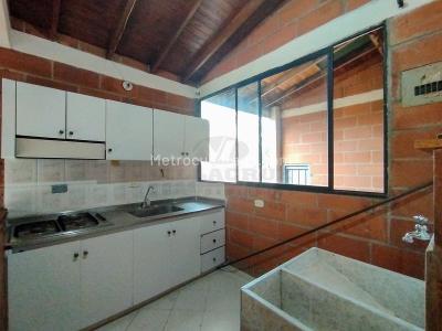 Apartamento de 2 alcobas en arriendo en La Floresta, Medellín, 45 m² · foto 8 de 18