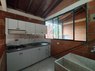 Apartamento de 2 alcobas en arriendo en La Floresta, Medellín, 45 m² · foto 9 de 18