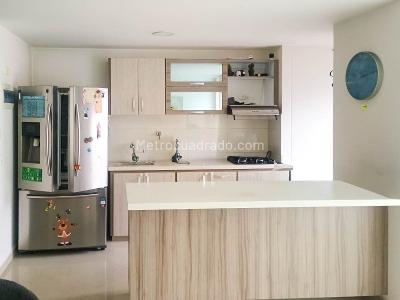 Apartamento de 3 alcobas en arriendo en Bolivariana, Medellín, 110 m² · foto 3 de 12