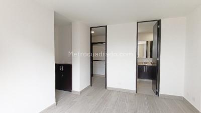 Apartamento de 3 alcobas en arriendo en Villa Carlota, Medellín, 85 m² · foto 8 de 20