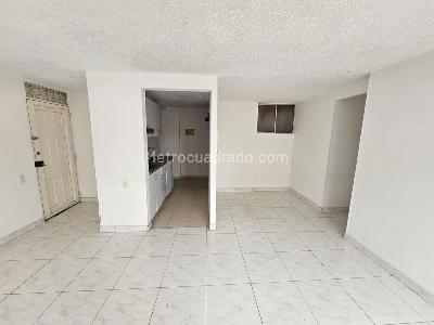 Apartamento de 3 alcobas en venta en San Antonio Norte, Bogotá, 67 m² · foto 11 de 14
