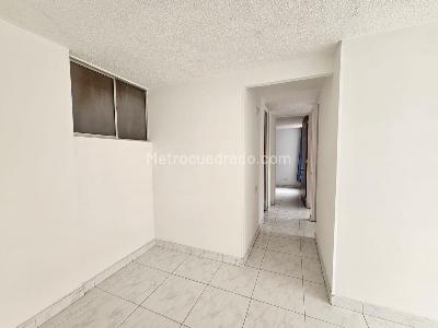 Apartamento de 3 alcobas en venta en San Antonio Norte, Bogotá, 67 m² · foto 7 de 14