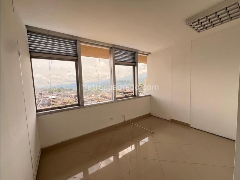 Oficina en Arriendo, Centro, Manizales - Más