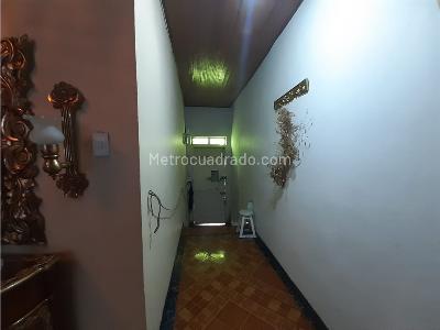 Casa de 5 alcobas en venta en Los Agustinos, Manizales, 315 m² · foto 7 de 16