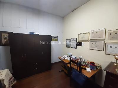 Casa de 5 alcobas en venta en Los Agustinos, Manizales, 315 m² · foto 10 de 16