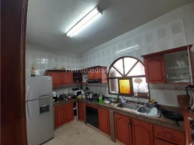 Casa de 5 alcobas en venta en Los Agustinos, Manizales, 315 m² · foto 12 de 16