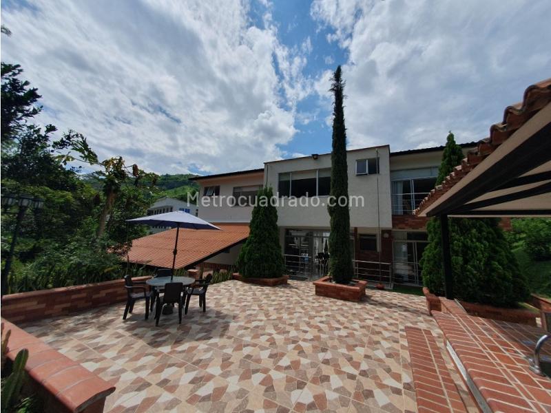 Casa – San Peregrino, Manizales - Más