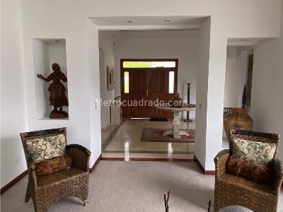 Casa de 4 alcobas en venta en El Trebol, Manizales, 440 m² · foto 2 de 12