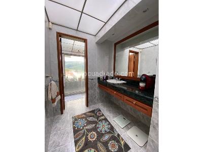 Casa de 4 alcobas en venta en El Trebol, Manizales, 440 m² · foto 6 de 12