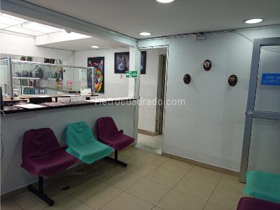 Casa de 3 alcobas en venta en San Antonio, Manizales, 130 m² · foto 2 de 17