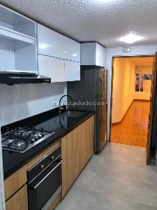 Apartamento de 3 alcobas en venta en Cedritos, Bogotá, 92 m² · foto 5 de 17